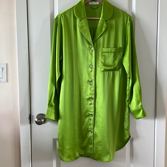 Olivia von Halle 100% silk satin night shirt - Picture 1 of 17